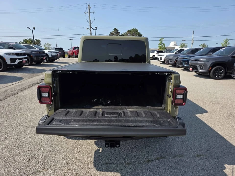 2025 Jeep JT Gladiator - Image 9 of 15