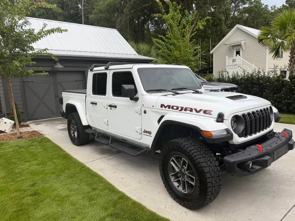 2025 Jeep JT Gladiator - Image 4 of 19