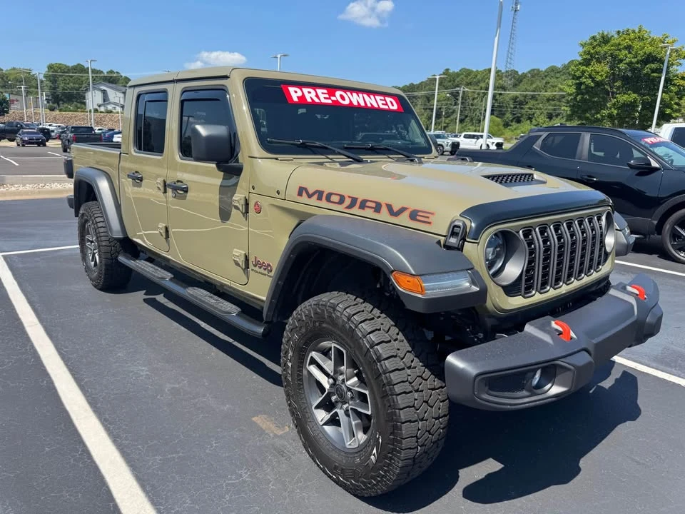 2025 Jeep JT Gladiator - Image 2 of 3