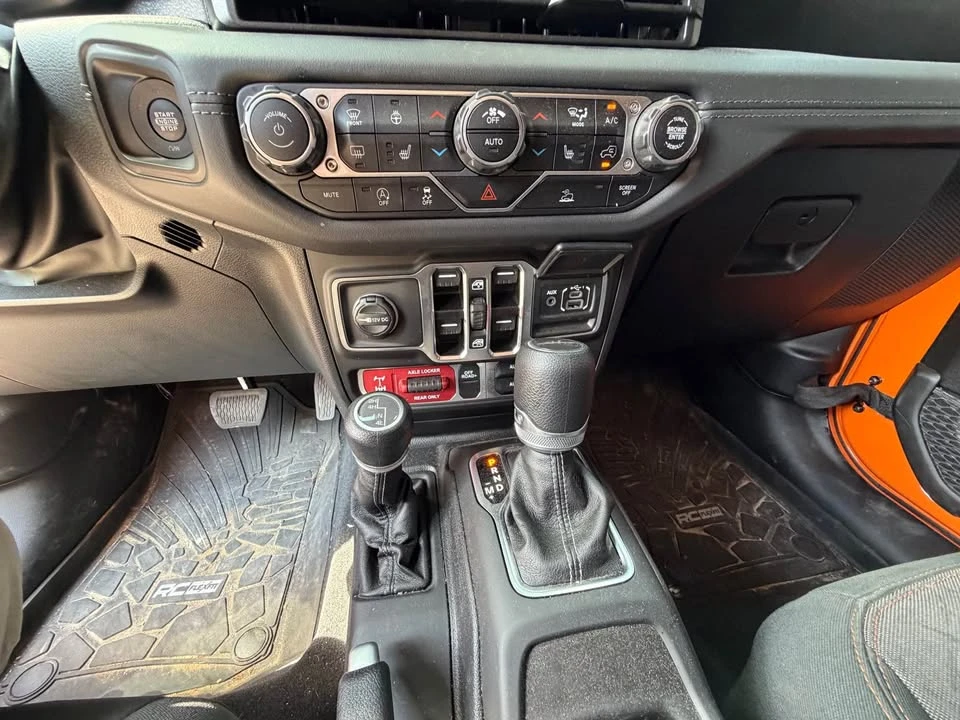 2025 Jeep JT Gladiator - Image 9 of 14
