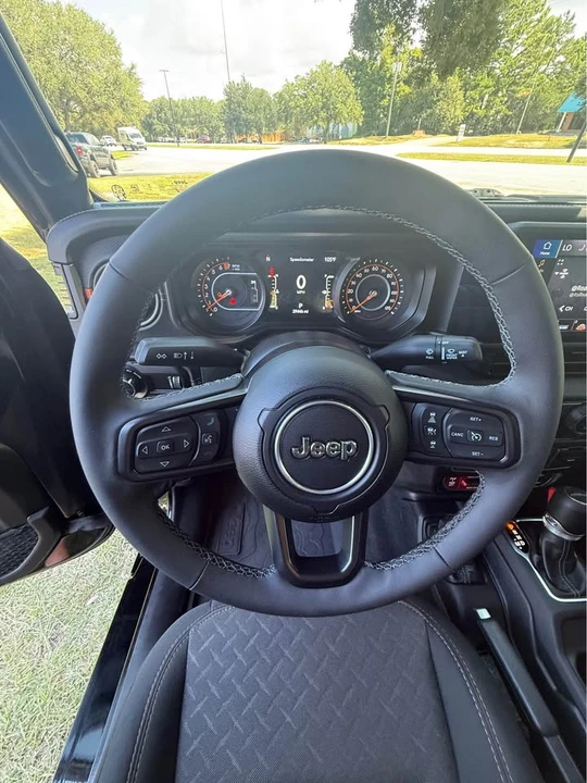2025 Jeep JT Gladiator - Image 12 of 20