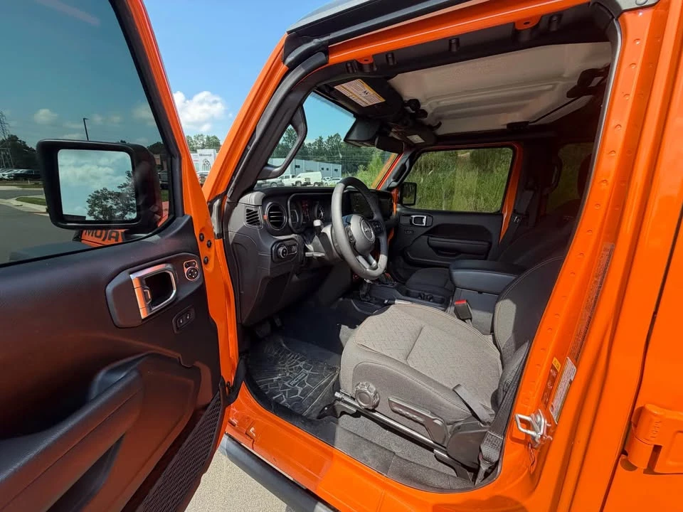 2025 Jeep JT Gladiator - Image 6 of 14