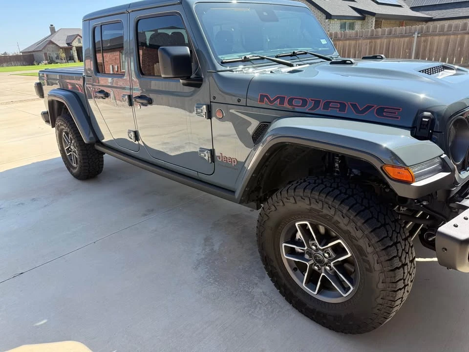 2025 Jeep JT Gladiator - Image 2 of 6