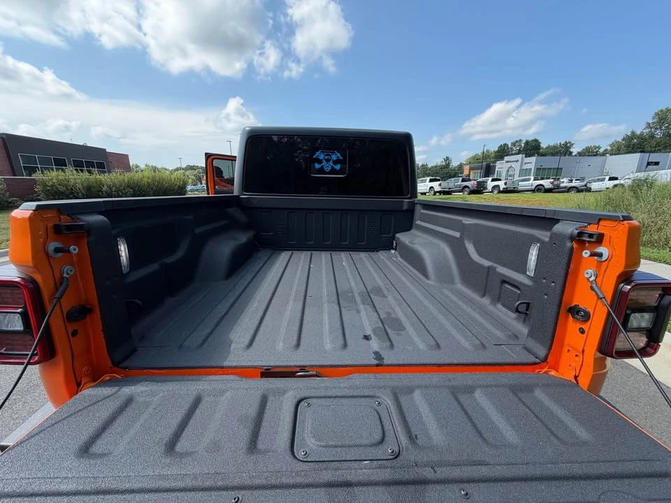 2025 Jeep JT Gladiator - Image 14 of 14