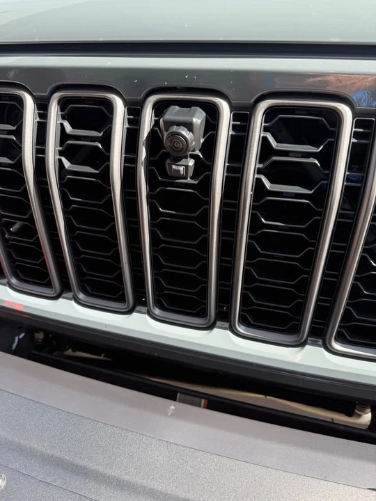 2025 Jeep JT Gladiator - Image 4 of 6