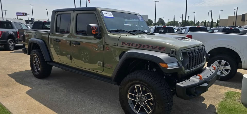 2025 Jeep JT Gladiator - Image 4 of 6