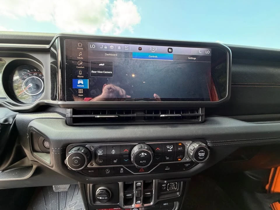 2025 Jeep JT Gladiator - Image 10 of 14