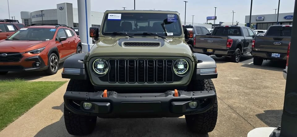 2025 Jeep JT Gladiator - Image 6 of 6
