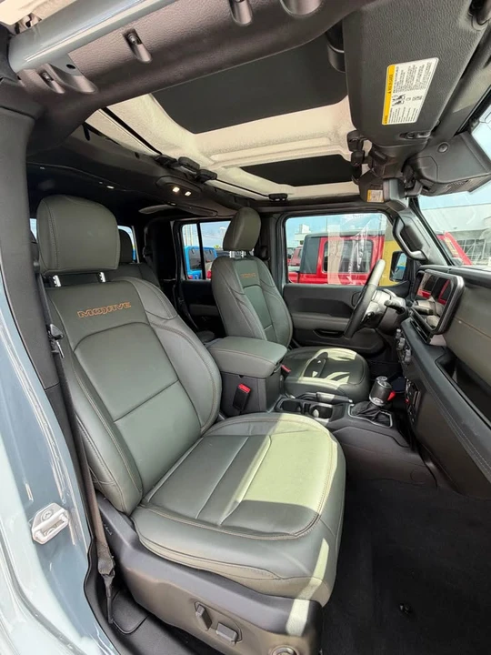 2025 Jeep JT Gladiator - Image 6 of 8
