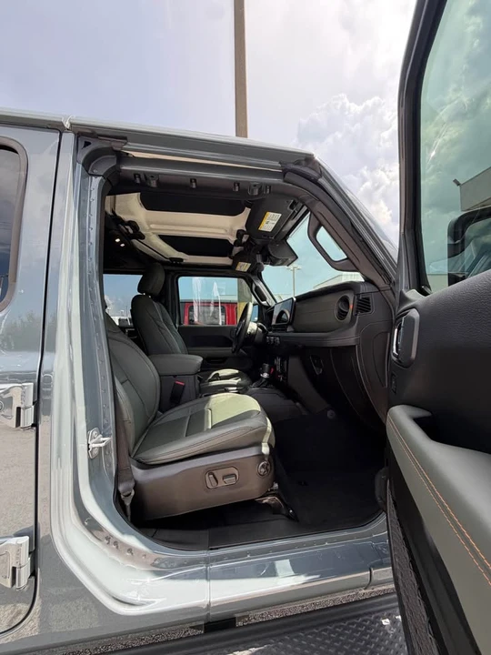 2025 Jeep JT Gladiator - Image 8 of 8
