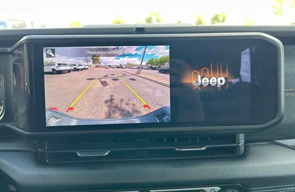 2025 Jeep JT Gladiator - Image 9 of 9