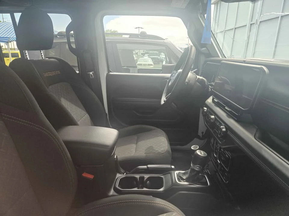 2025 Jeep JT Gladiator - Image 8 of 13