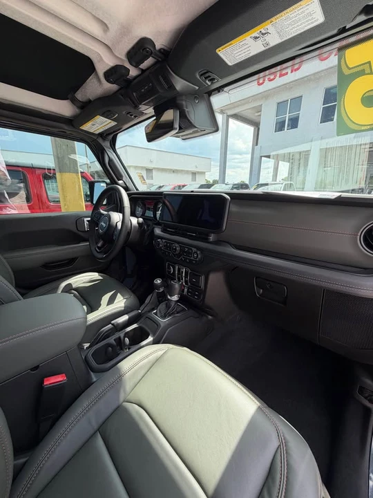 2025 Jeep JT Gladiator - Image 7 of 8