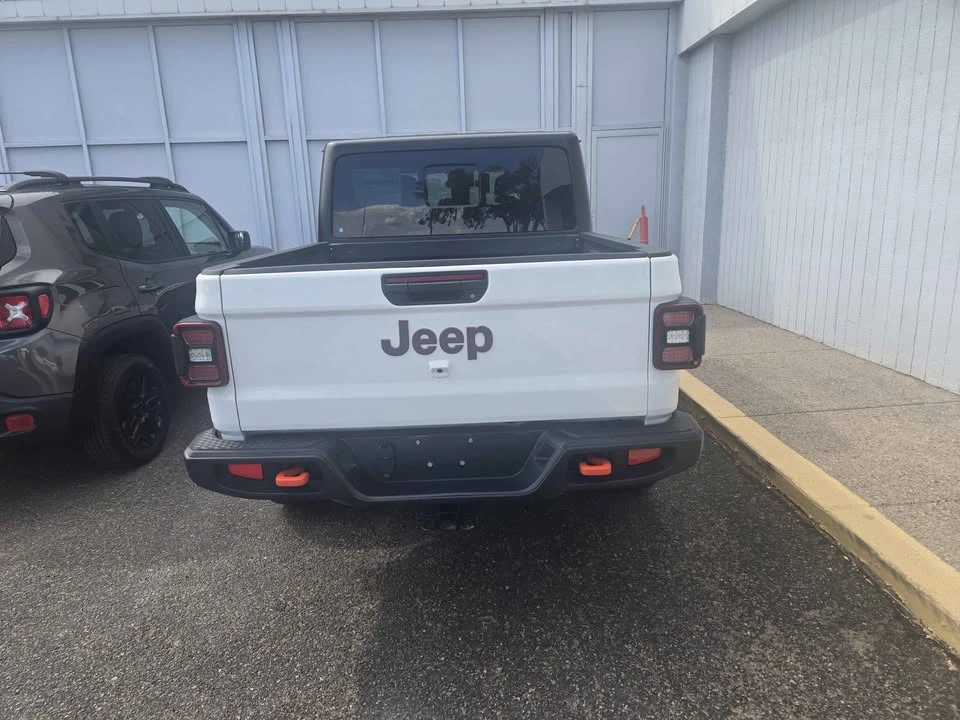 2025 Jeep JT Gladiator - Image 3 of 13