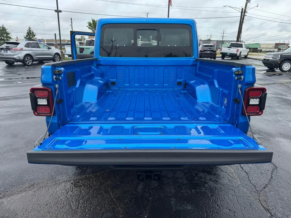 2025 Jeep JT Gladiator - Image 9 of 20