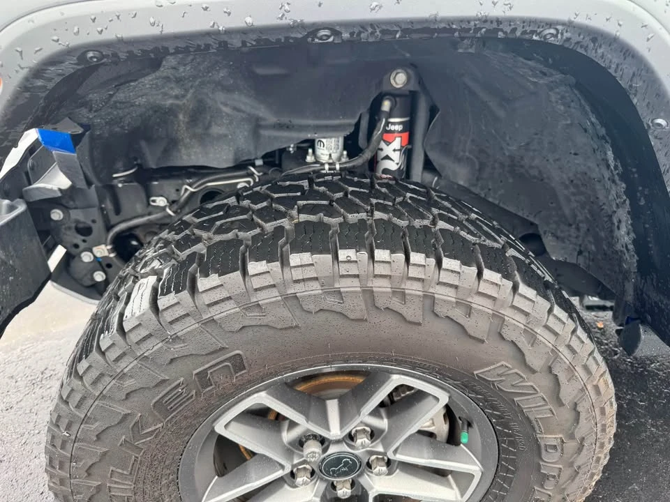 2025 Jeep JT Gladiator - Image 19 of 20