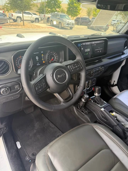 2025 Jeep JT Gladiator - Image 7 of 12
