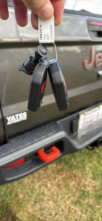 2025 Jeep JT Gladiator - Image 7 of 10