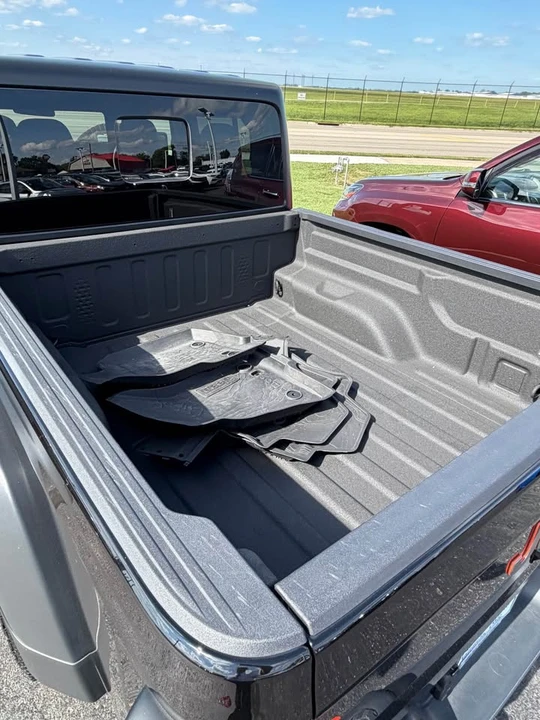 2025 Jeep JT Gladiator - Image 7 of 7