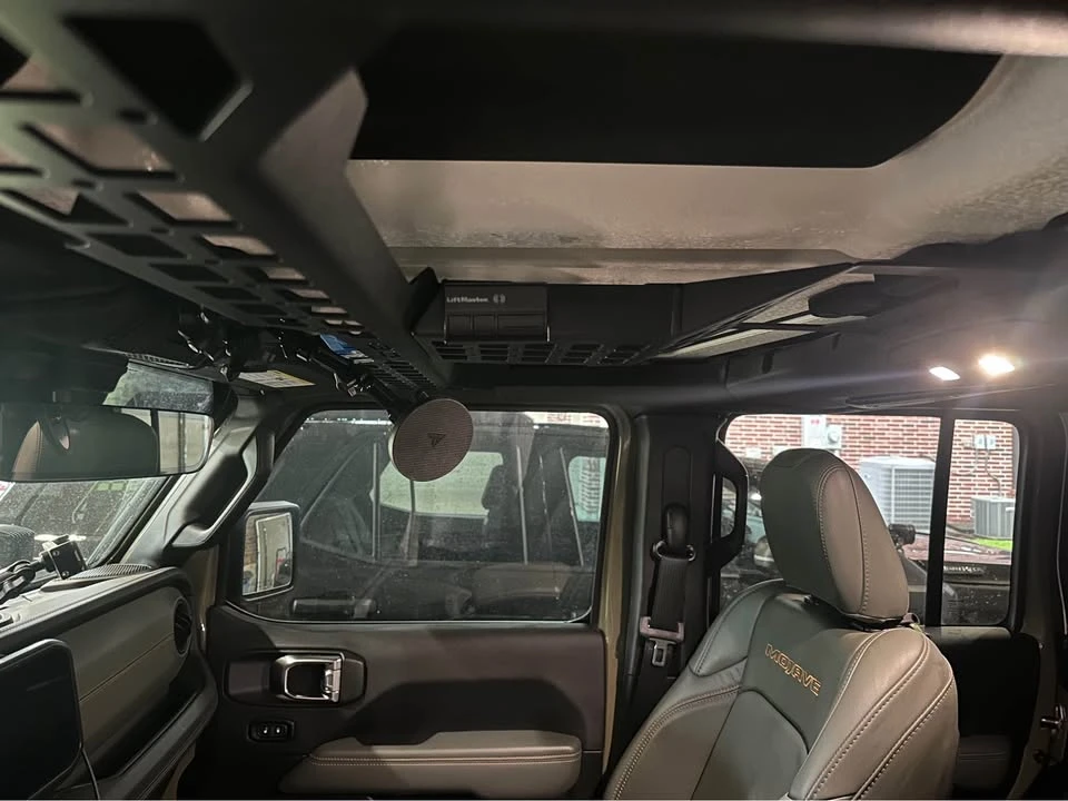 2025 Jeep JT Gladiator - Image 12 of 20