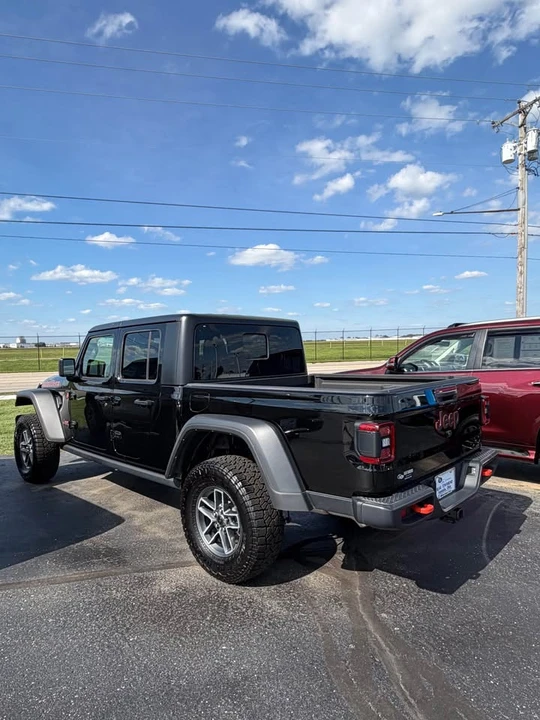 2025 Jeep JT Gladiator - Image 3 of 7