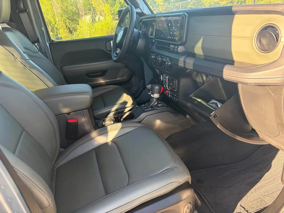 2025 Jeep JT Gladiator - Image 11 of 13