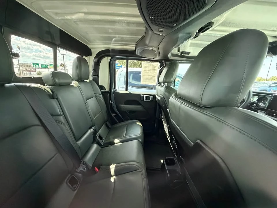 2025 Jeep JT Gladiator - Image 9 of 9
