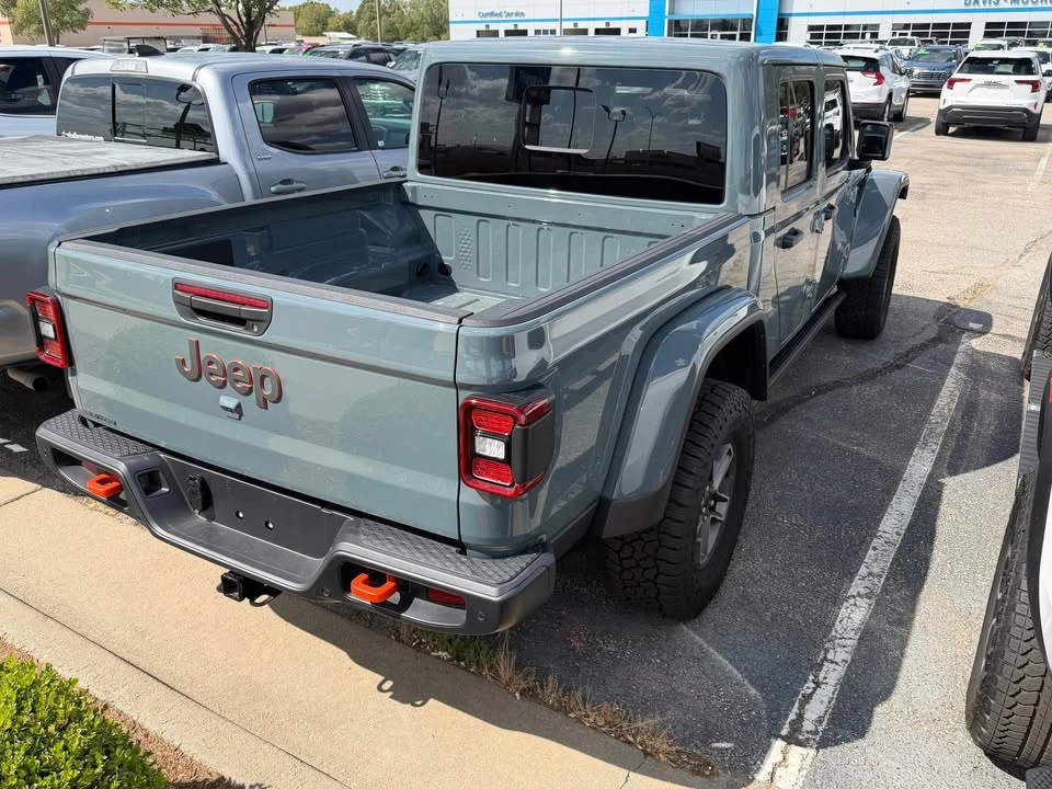 2025 Jeep JT Gladiator - Image 7 of 9