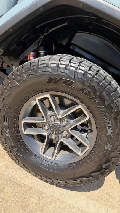 2025 Jeep JT Gladiator - Image 5 of 12