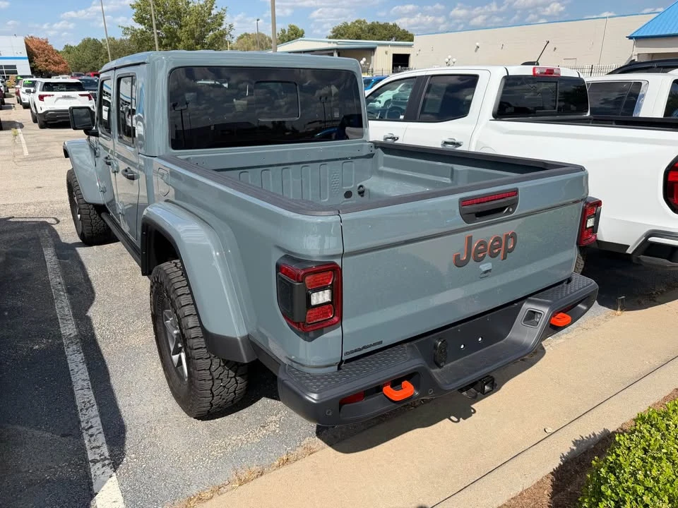 2025 Jeep JT Gladiator - Image 5 of 9