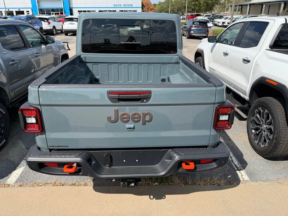 2025 Jeep JT Gladiator - Image 6 of 9