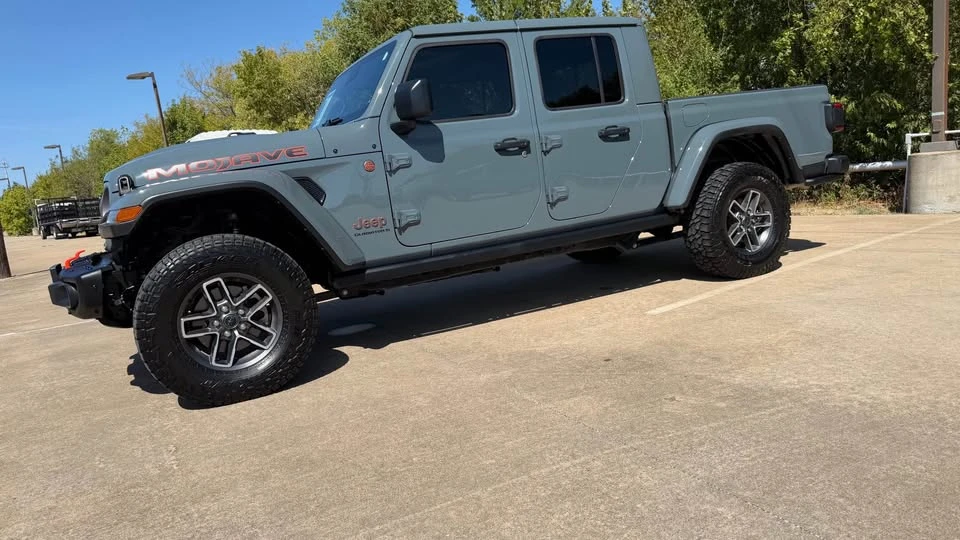 2025 Jeep JT Gladiator - Image 3 of 12