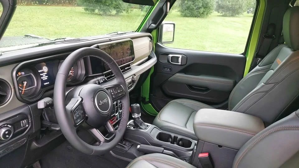 2025 Jeep JT Gladiator - Image 12 of 14
