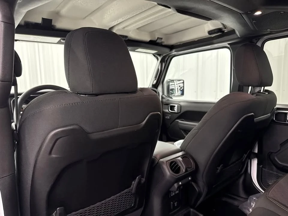 2025 Jeep JT Gladiator - Image 12 of 20