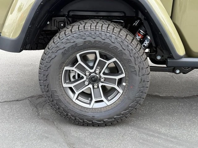 2025 Jeep JT Gladiator - Image 10 of 12