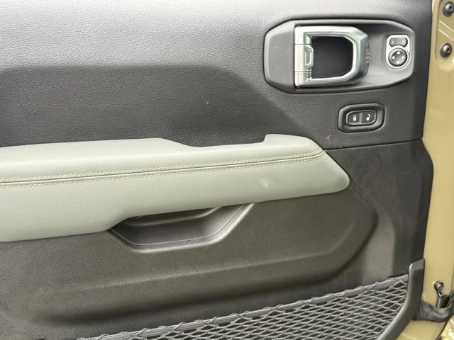 2025 Jeep JT Gladiator - Image 11 of 12