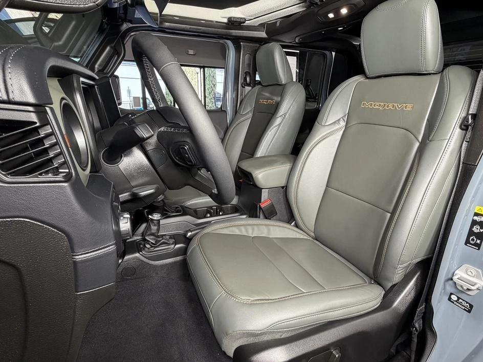 2025 Jeep JT Gladiator - Image 16 of 30