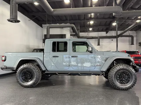 2025 Jeep Gladiator Mojave X