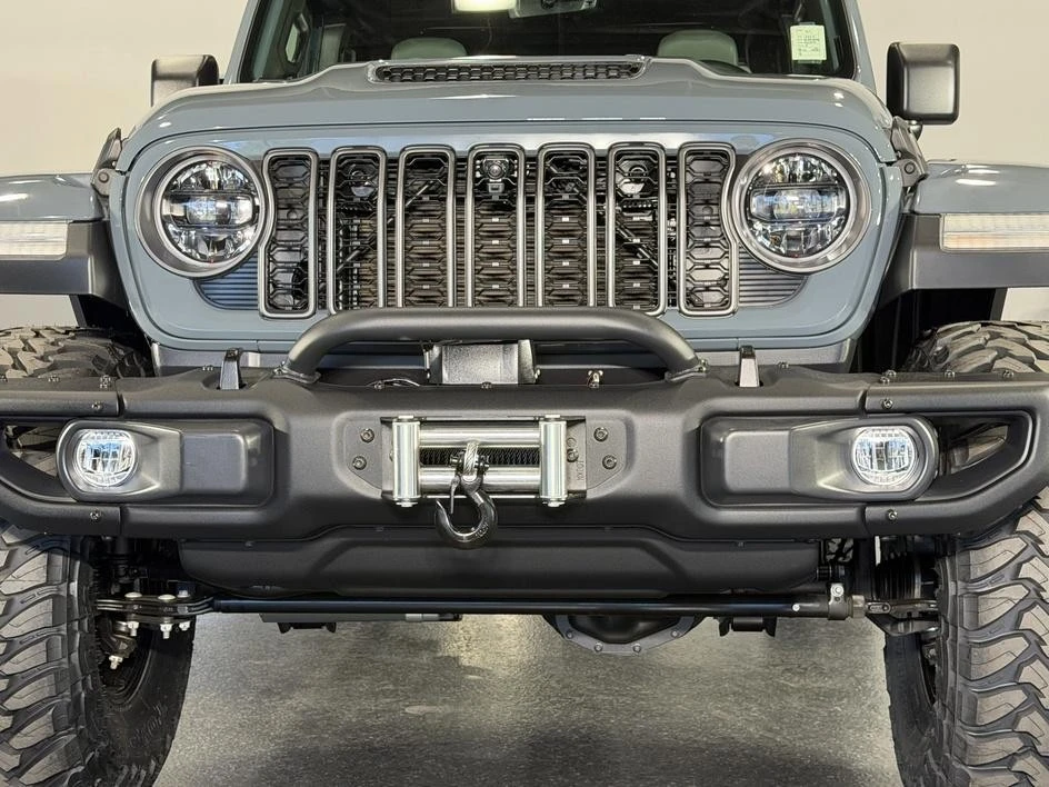 2025 Jeep JT Gladiator - Image 4 of 30