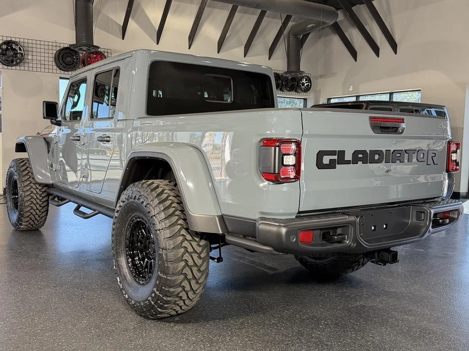 2025 Jeep JT Gladiator - Image 9 of 30