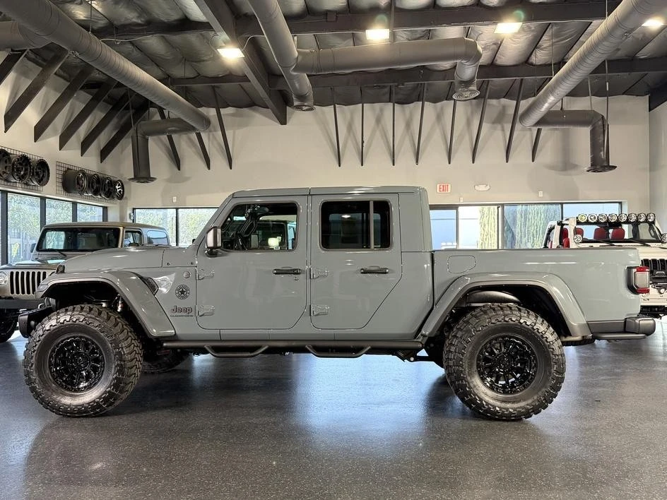 2025 Jeep JT Gladiator - Image 8 of 30