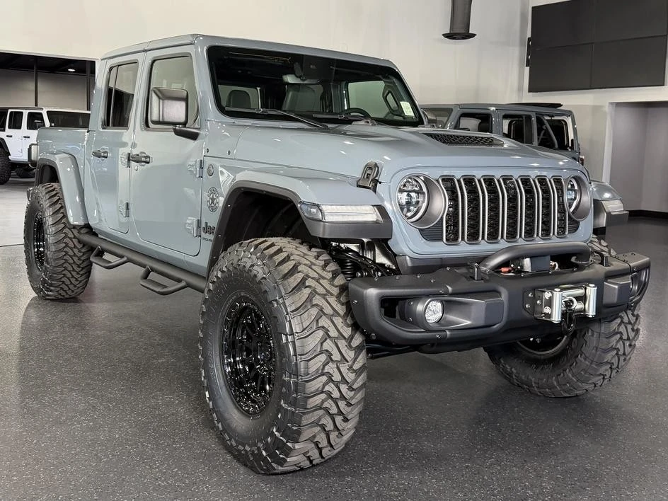 2025 Jeep JT Gladiator - Image 2 of 30