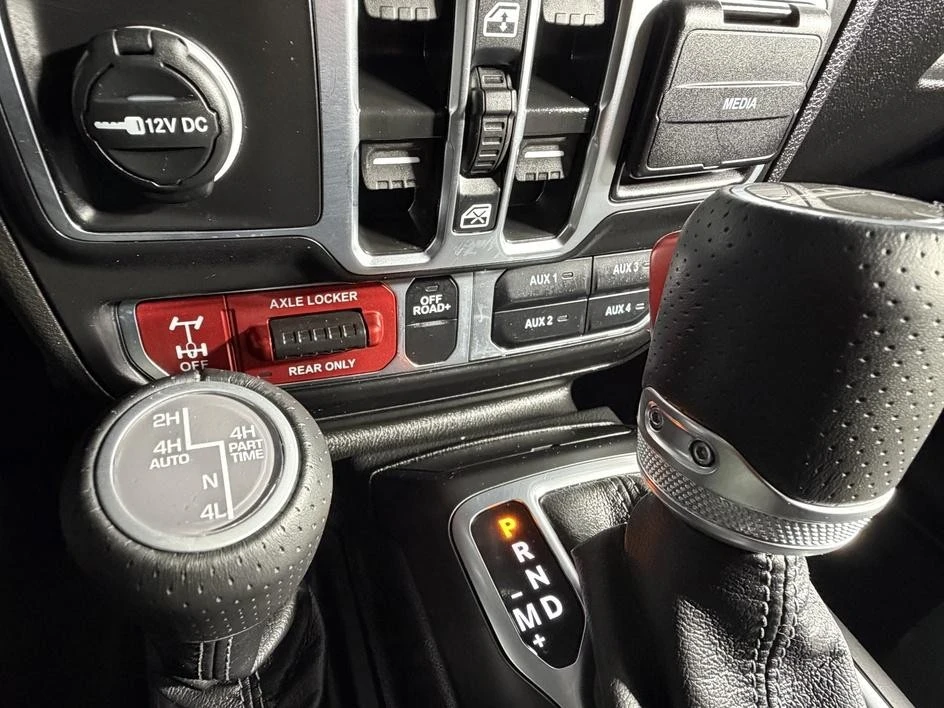 2025 Jeep JT Gladiator - Image 24 of 30