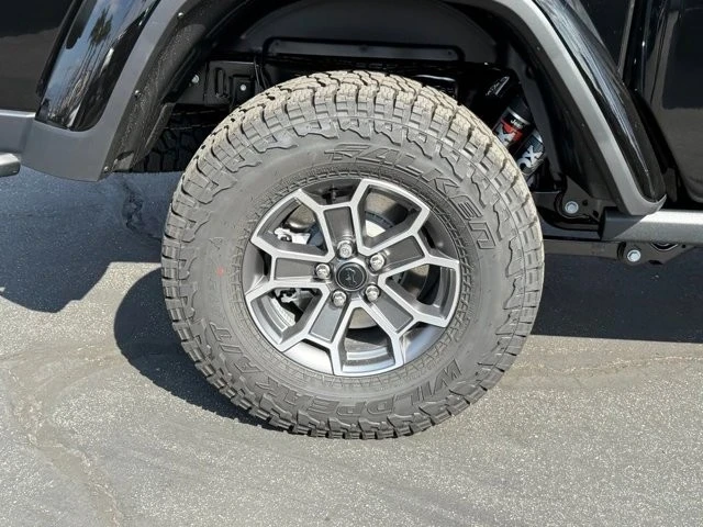 2025 Jeep JT Gladiator - Image 10 of 12