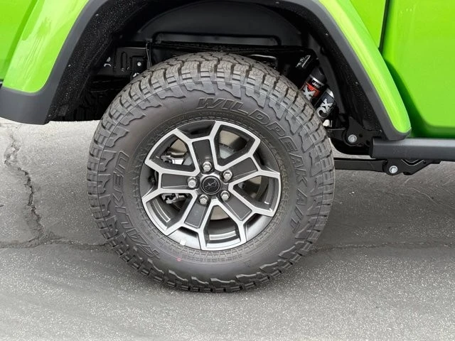 2025 Jeep JT Gladiator - Image 10 of 12