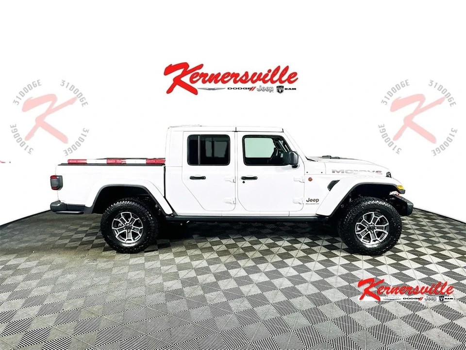 2025 Jeep JT Gladiator - Image 8 of 12