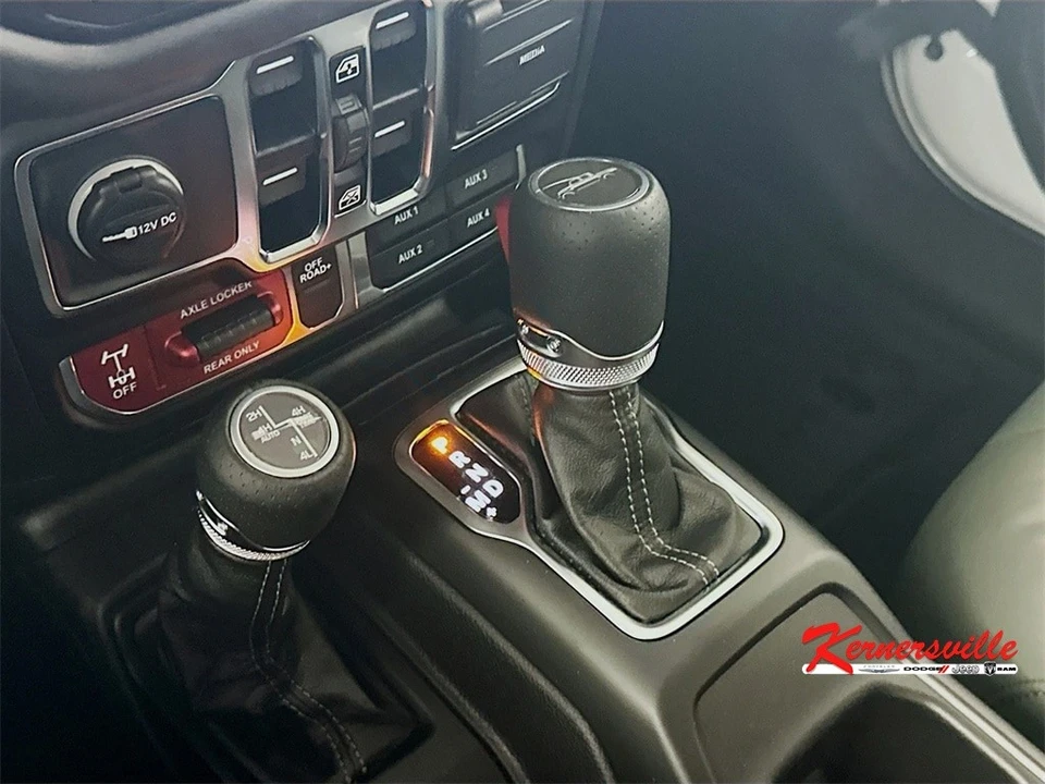 2025 Jeep JT Gladiator - Image 12 of 21