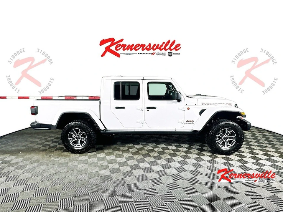 2025 Jeep JT Gladiator - Image 8 of 12