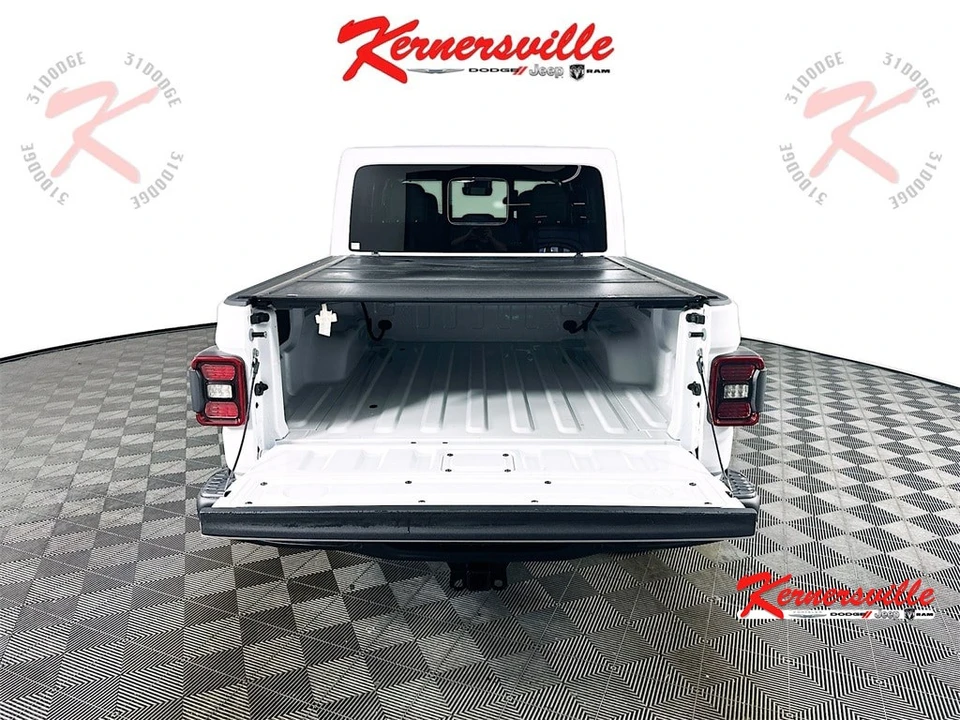 2025 Jeep JT Gladiator - Image 16 of 21