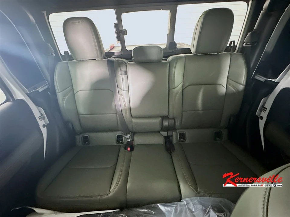 2025 Jeep JT Gladiator - Image 10 of 12